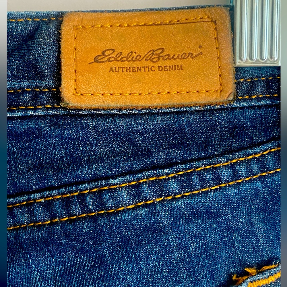 Eddie Bauer Jeans Shaped Fit Dark Wash Denim. Size 30inch